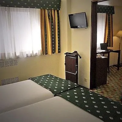Jorge V 3* Лиссабон