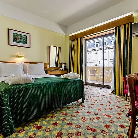Jorge V Hotell 3*