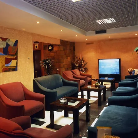 Jorge V Hotell 3*
